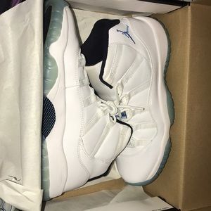 Jordan legend blue 11